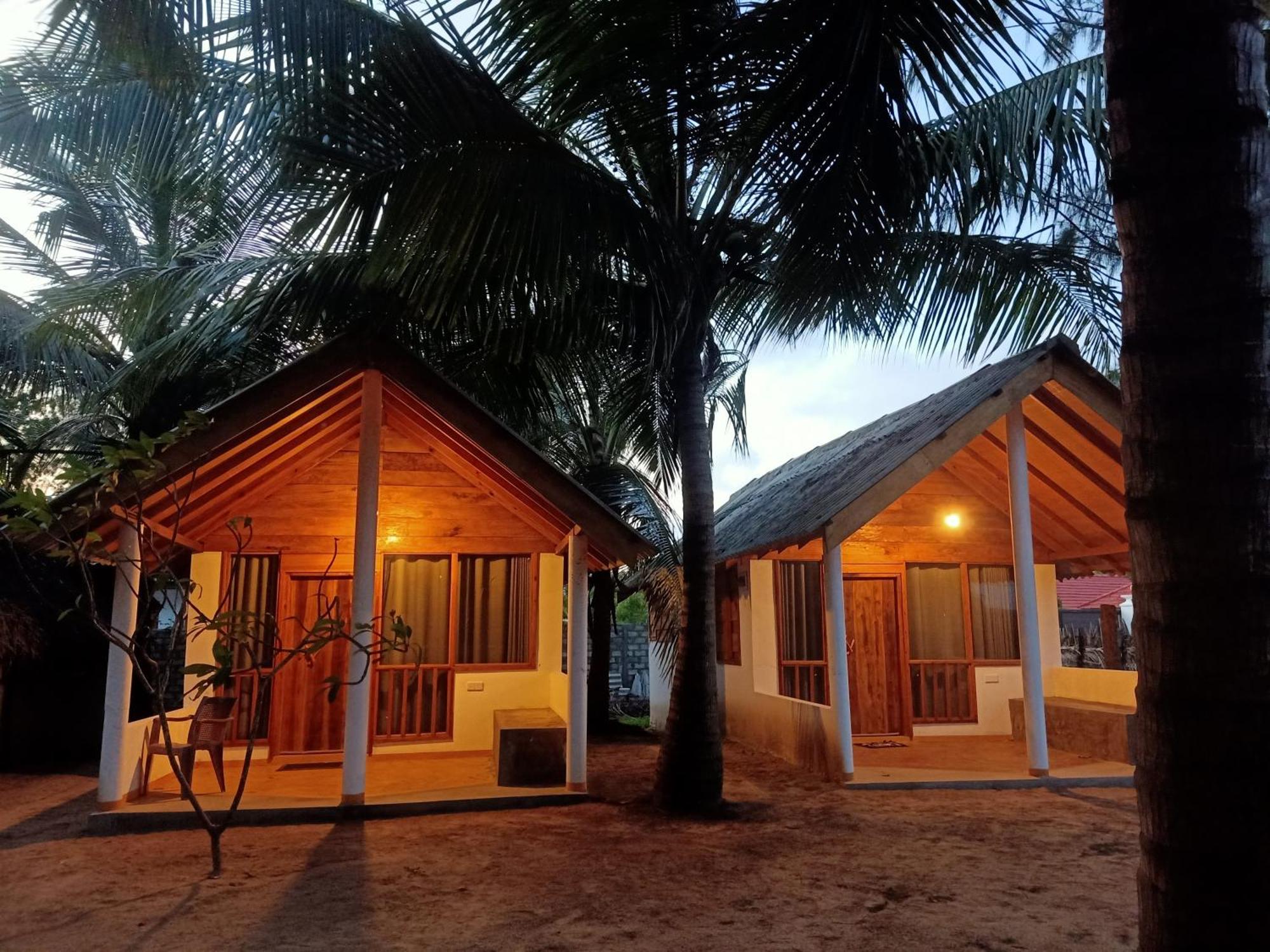 Sand Dune Beach Resort & Surf Camp Arugam Bay Dış mekan fotoğraf