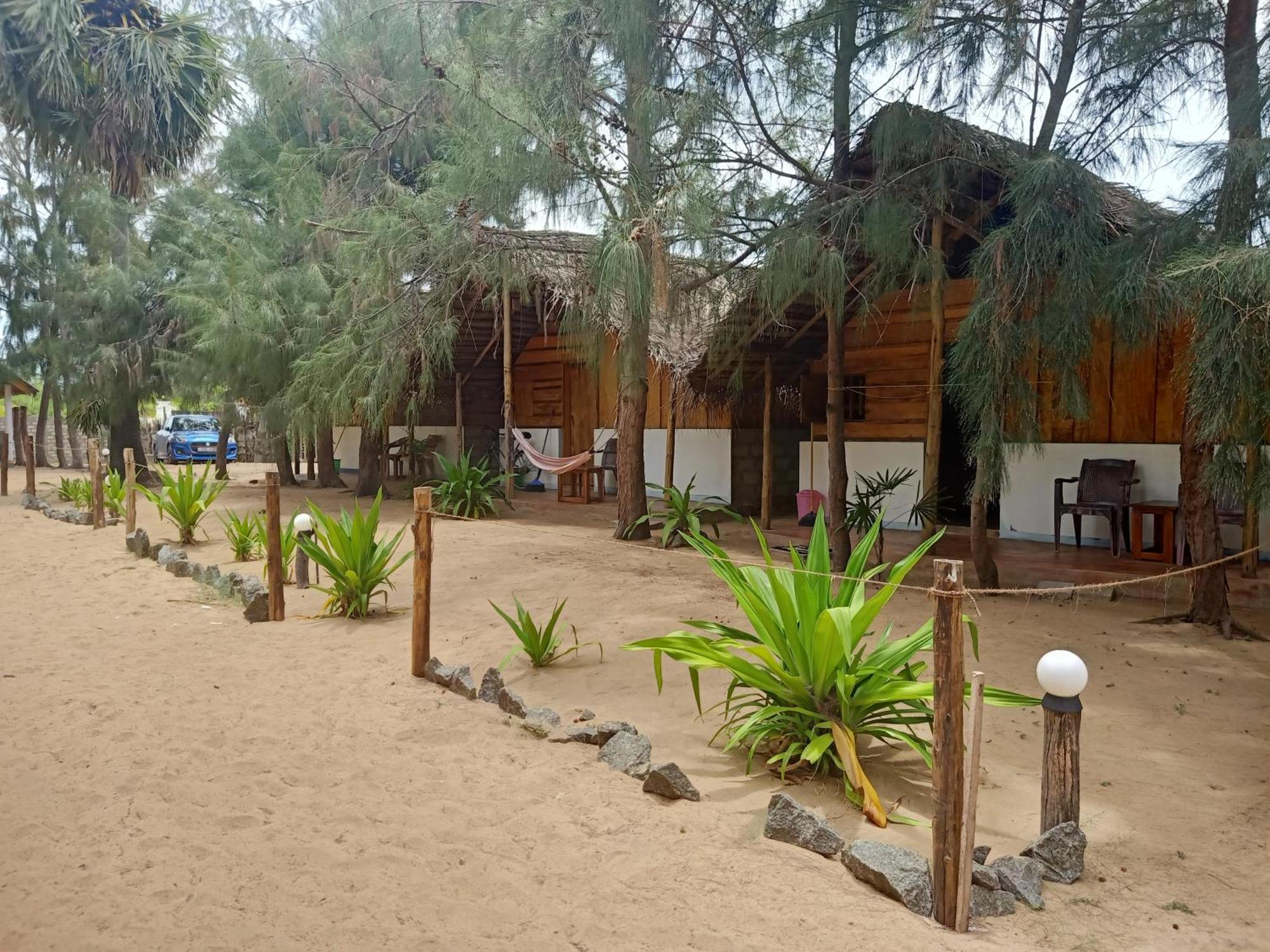 Sand Dune Beach Resort & Surf Camp Arugam Bay Dış mekan fotoğraf