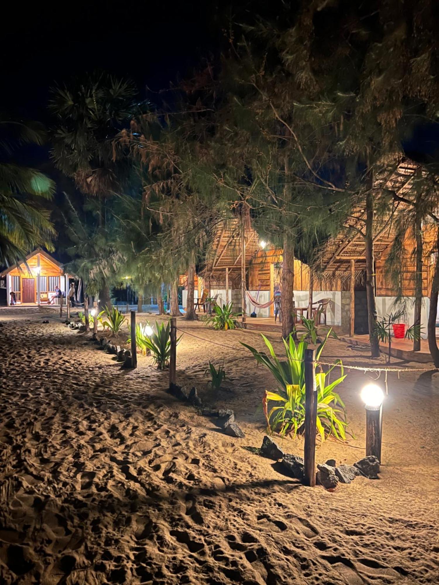 Sand Dune Beach Resort & Surf Camp Arugam Bay Dış mekan fotoğraf