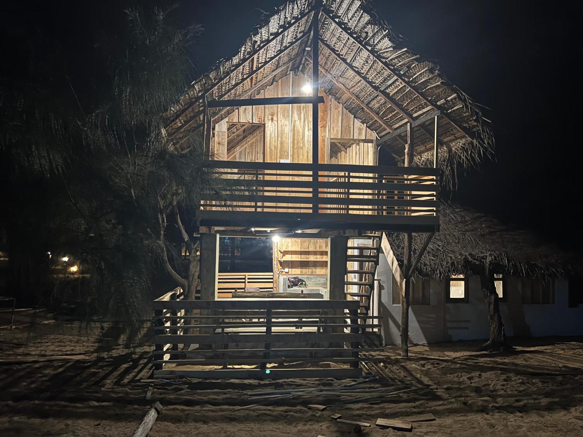 Sand Dune Beach Resort & Surf Camp Arugam Bay Dış mekan fotoğraf